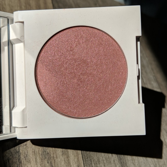 clinique blushing blush powder